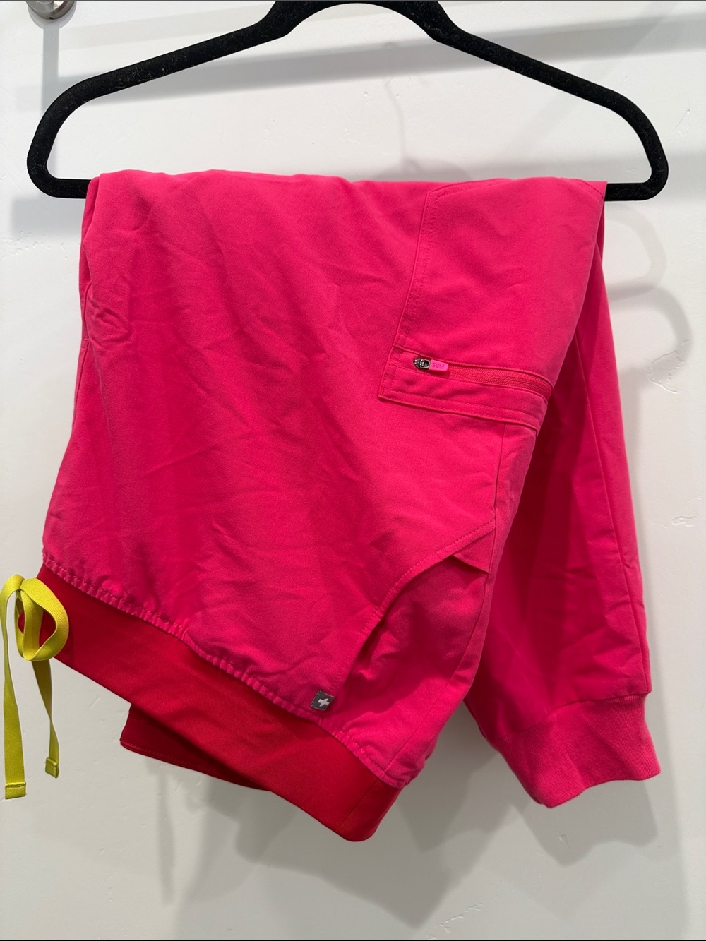Figs Women's Hot Pink Jogger Scrubs